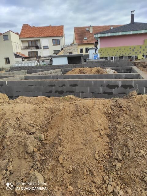 1770822918154 Male rotated